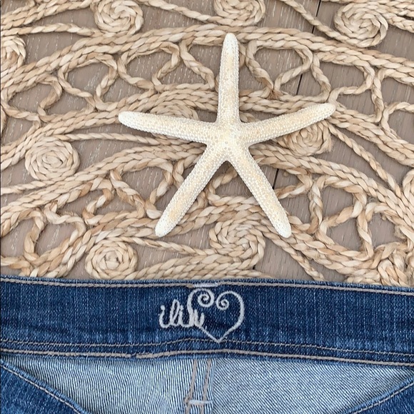 Bundle up with two pair of Dark wash jeans - Picture 6 of 11